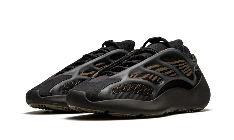 Yeezy 700 V3 "Clay Brown" GY0189