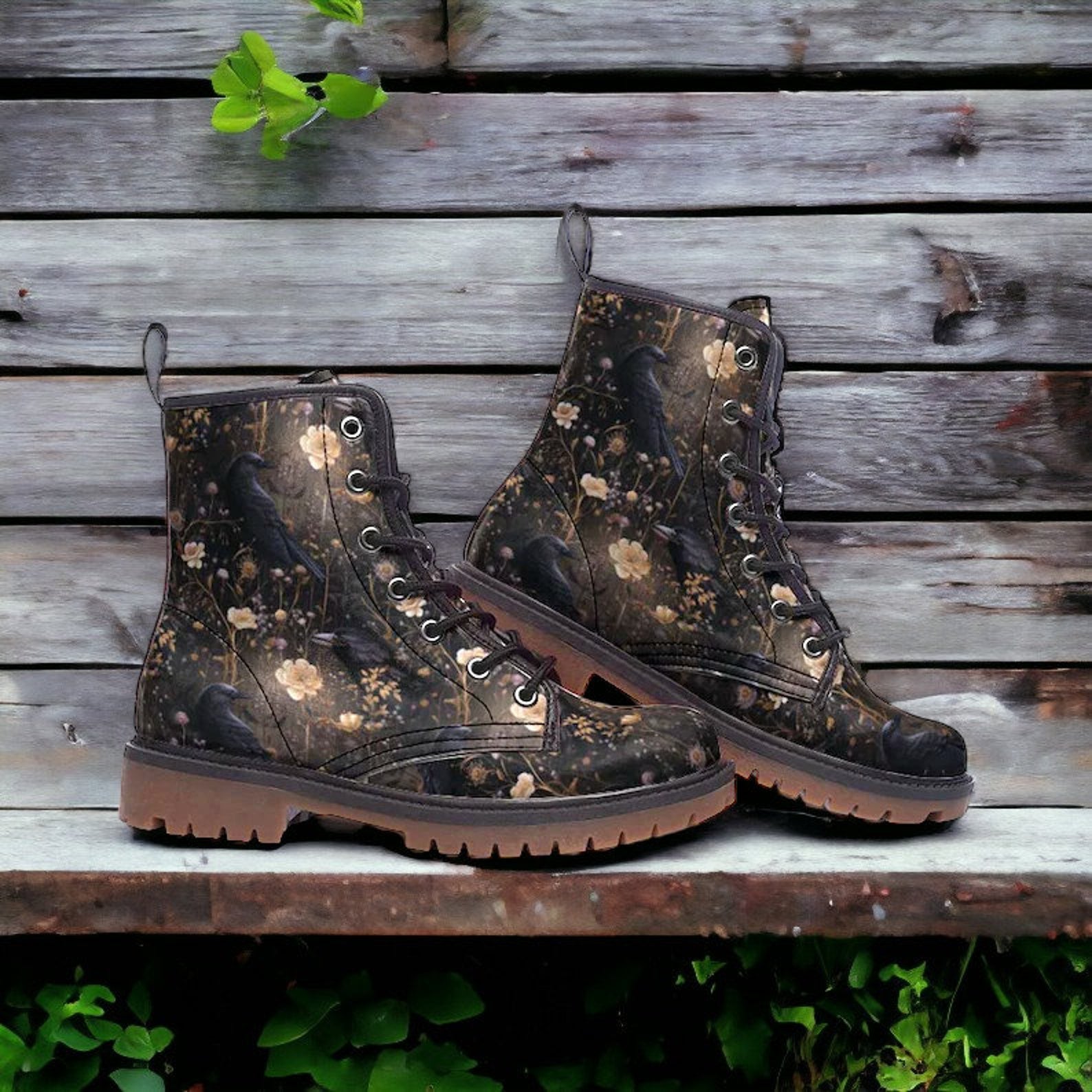 Hippie Art Zone - Dark Garden & Crows Boots.