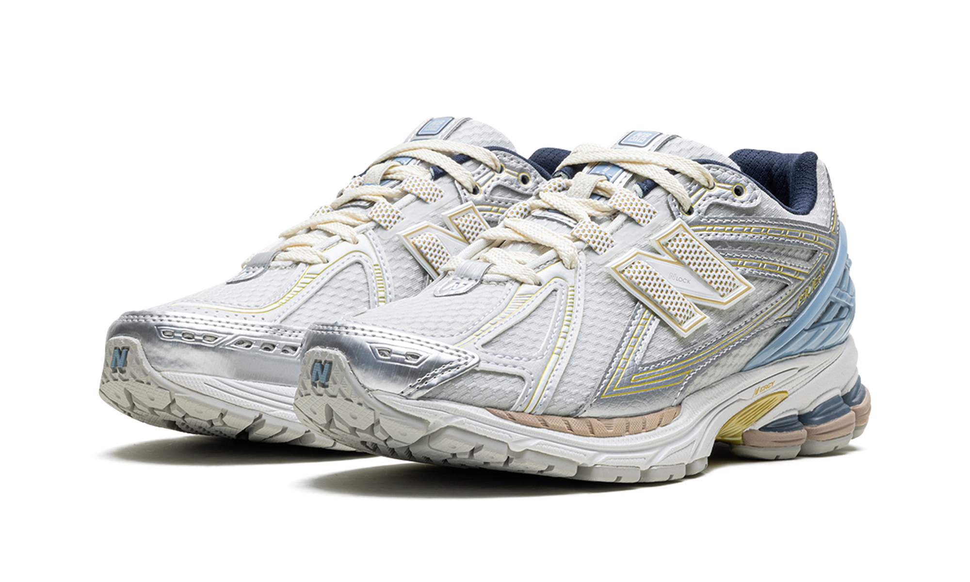 1906r "kith- White" - 2