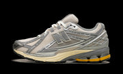 1906R "Metallic Silver Yellow"