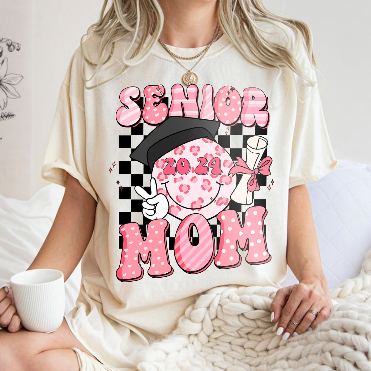 hippieartzone Tshirt - Senior Mom Smiley Face Tshirt, Sweatshirt