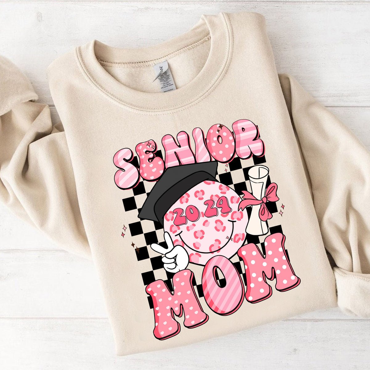 hippieartzone Tshirt - Senior Mom Smiley Face Tshirt, Sweatshirt