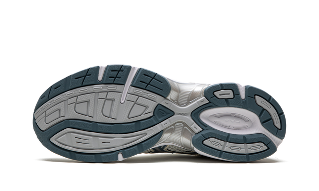Gel-1130 "Cream / Ironclad" 1201A256 115