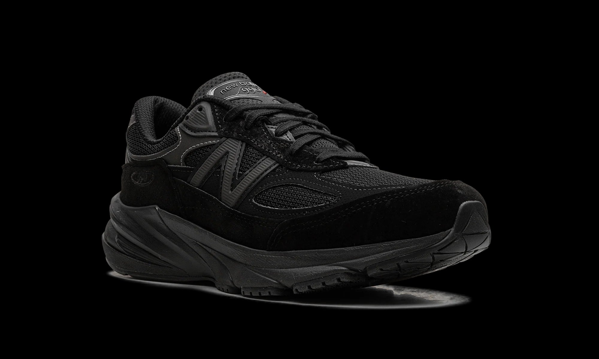 990 v6 "Triple Black"