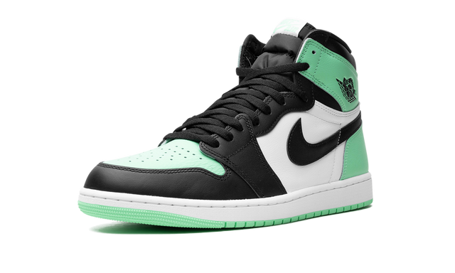 Air Jordan 1 Retro High OG &quot;Green Glow&quot; DZ5485 130