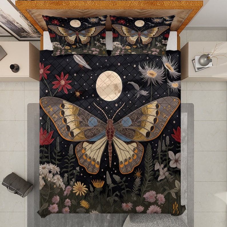 Hippie Art Zone - Moon & Butterfly Vintage Quilt Bedding Set For Hippie