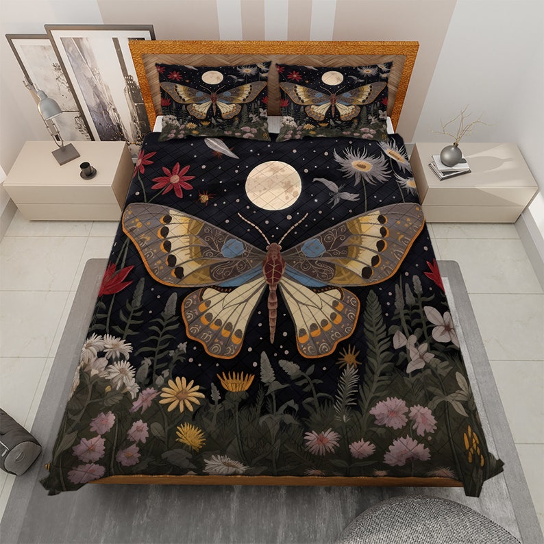 Hippie Art Zone - Moon & Butterfly Vintage Quilt Bedding Set For Hippie