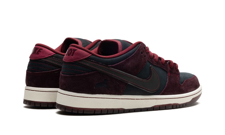 SB Dunk Low "Riot Skateshop" FZ1289 200