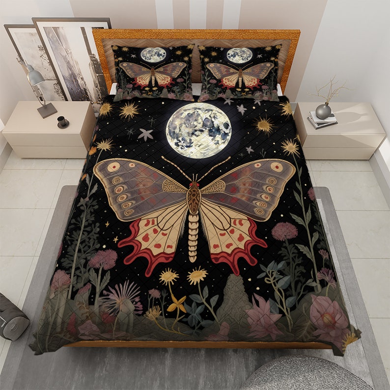 Hippie Art Zone - Vintage Moon & Butterfly Quilt Bedding For Hippie