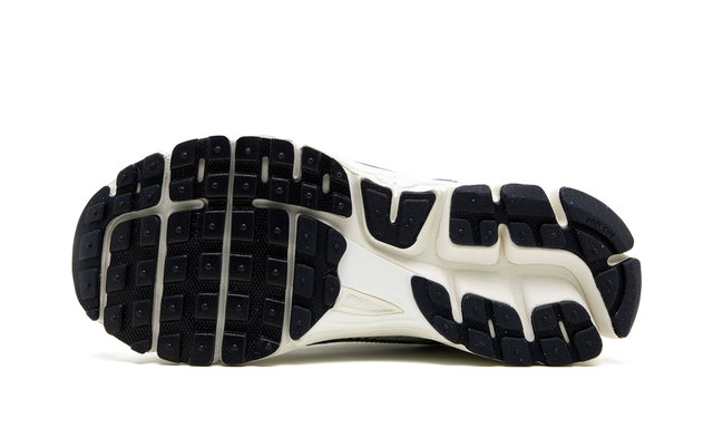 Vomero 5 MNS Wmns "Photon Dust" FD0884 025