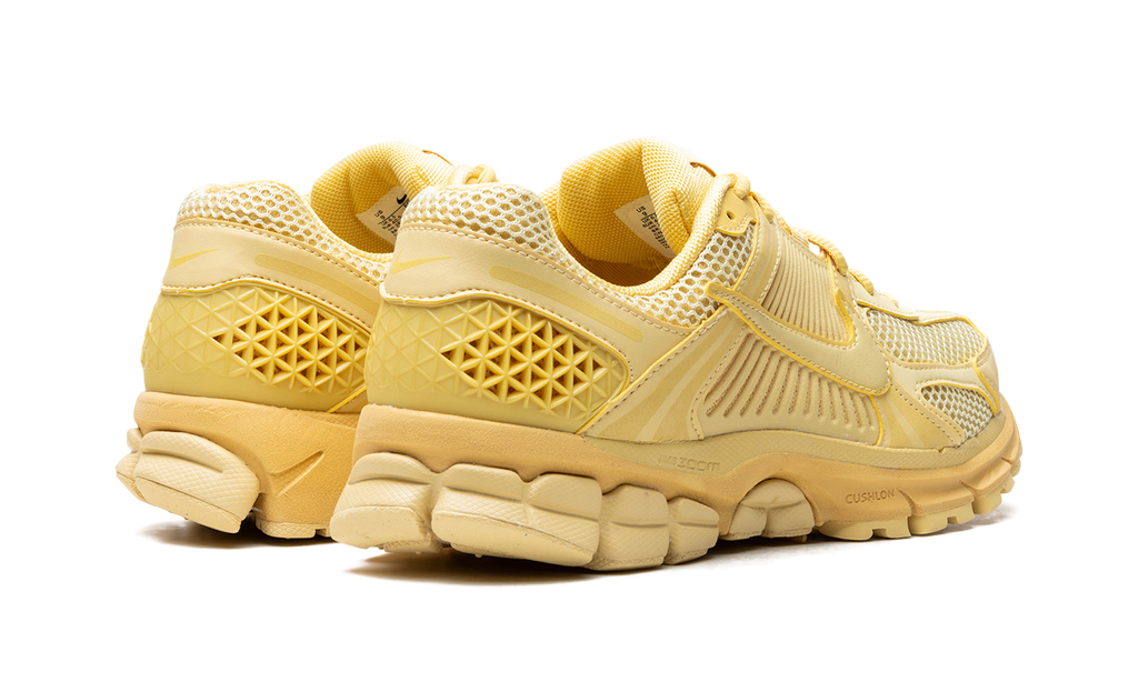 Wmns Zoom Vomero 5 "Saturn Gold" FQ7079 700