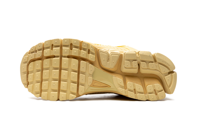 Wmns Zoom Vomero 5 "Saturn Gold" FQ7079 700