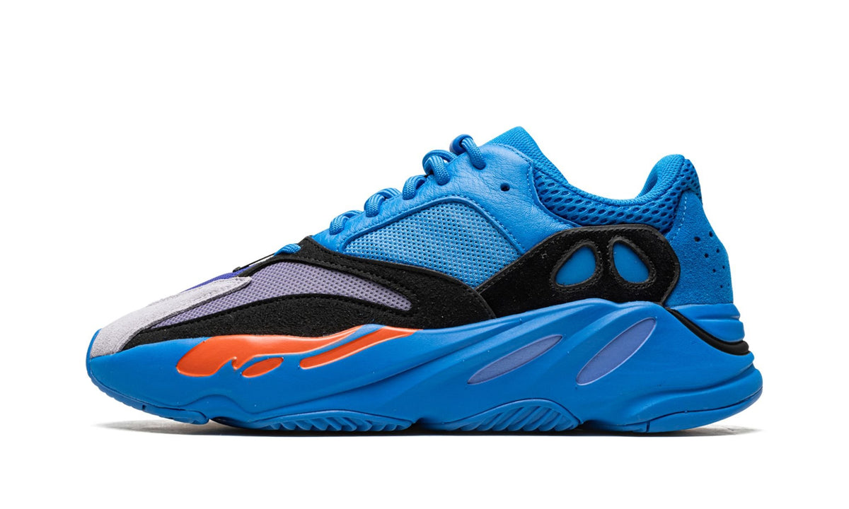 YEEZY BOOST 700 &quot;Hi-Res Blu&quot; HP6674