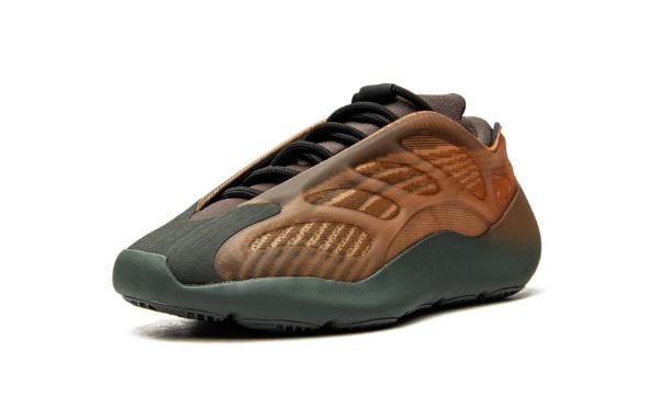 Yeezy 700 V3 &quot;Copper Fade&quot; GY4109