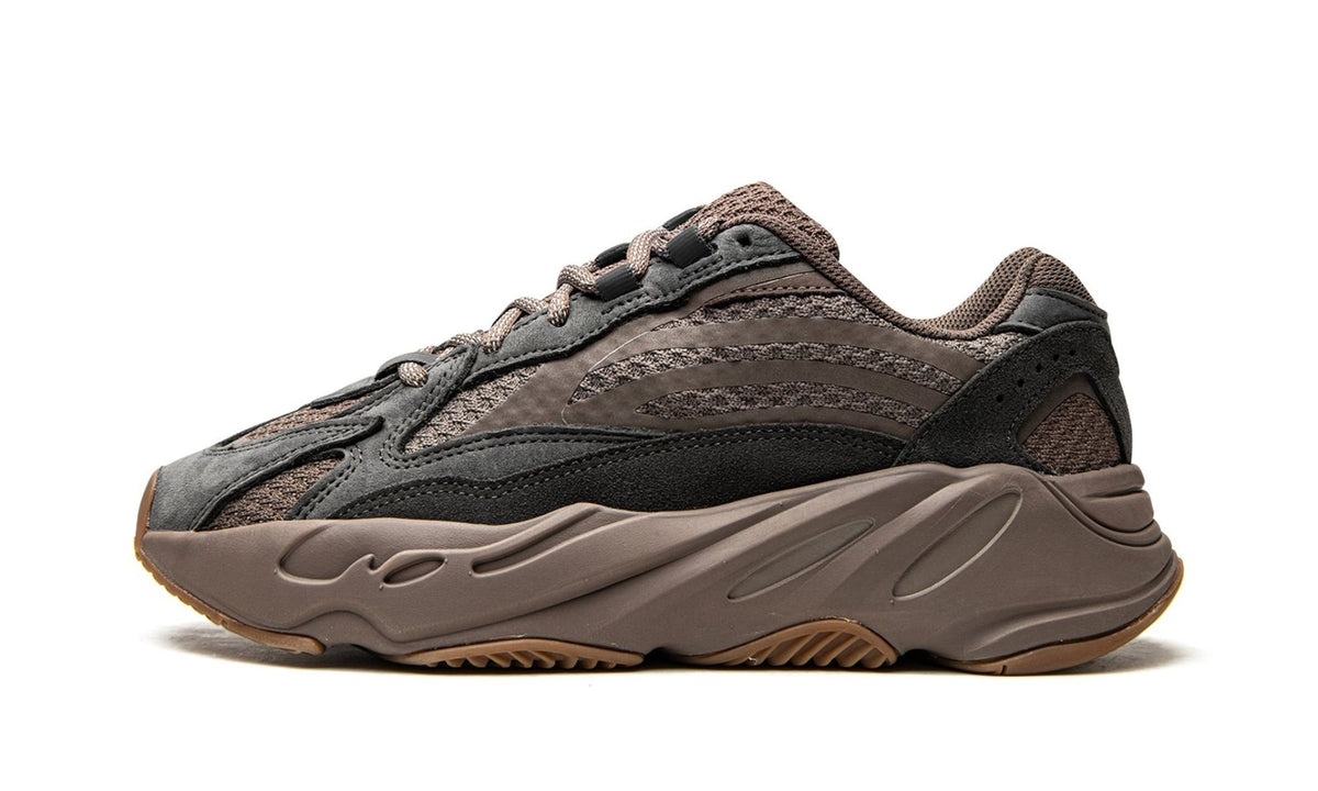 Yeezy Boost 700 V2 &quot;Mauve&quot; GZ0724