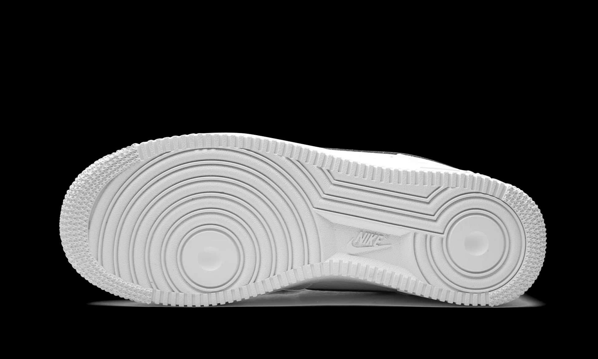 Air Force 1 Low '07 "White / Black" CT2302 100