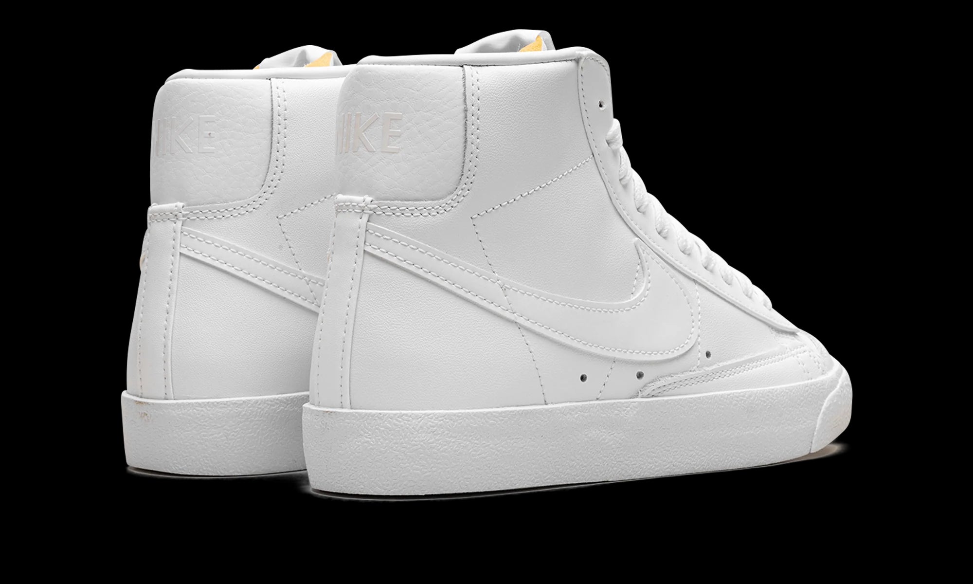 Blazer Mid '77 WMNS "Triple White"