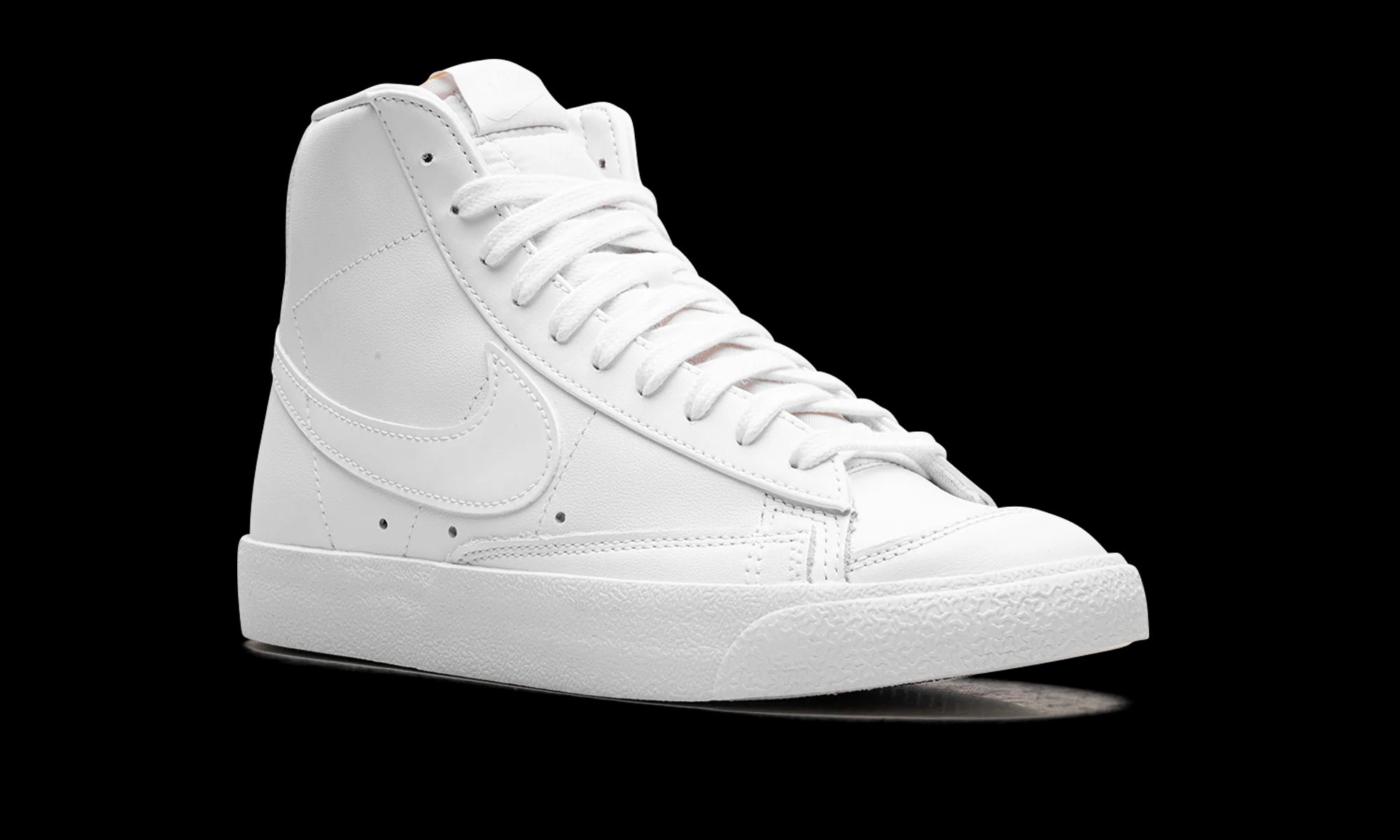 Blazer Mid '77 WMNS "Triple White"