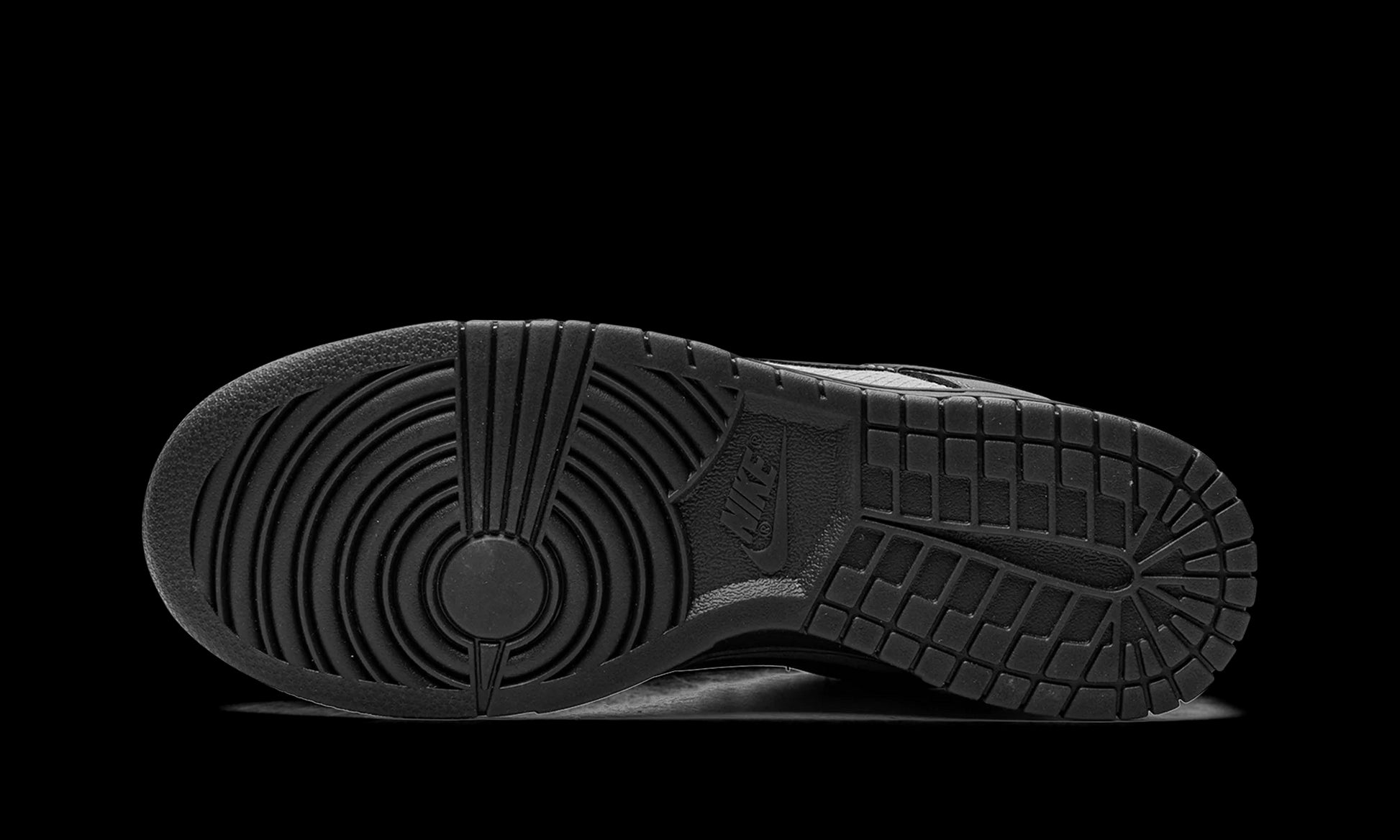 Dunk Low Retro SE "Off Noir Smoke Grey"