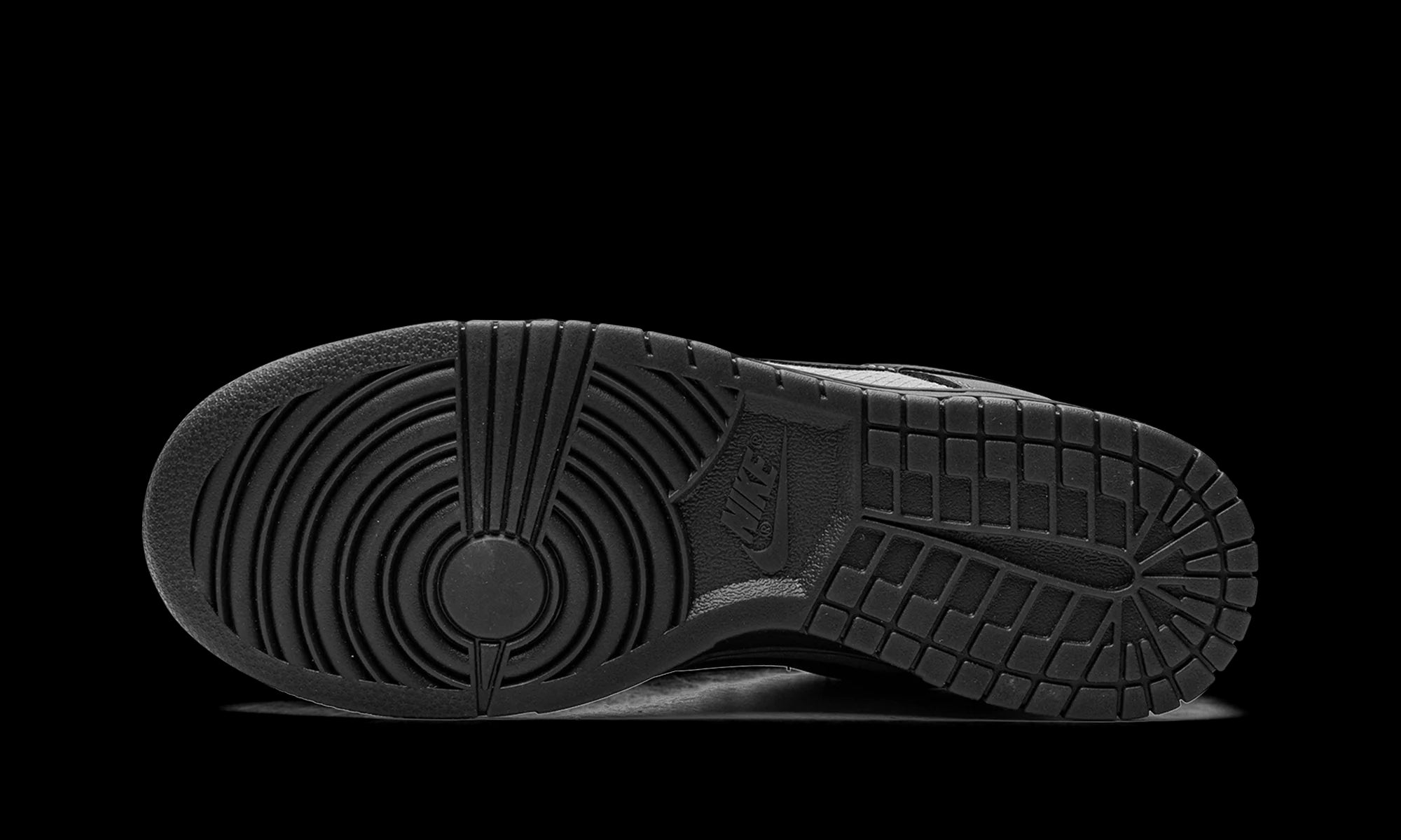 Dunk Low Retro SE "Off Noir Smoke Grey"