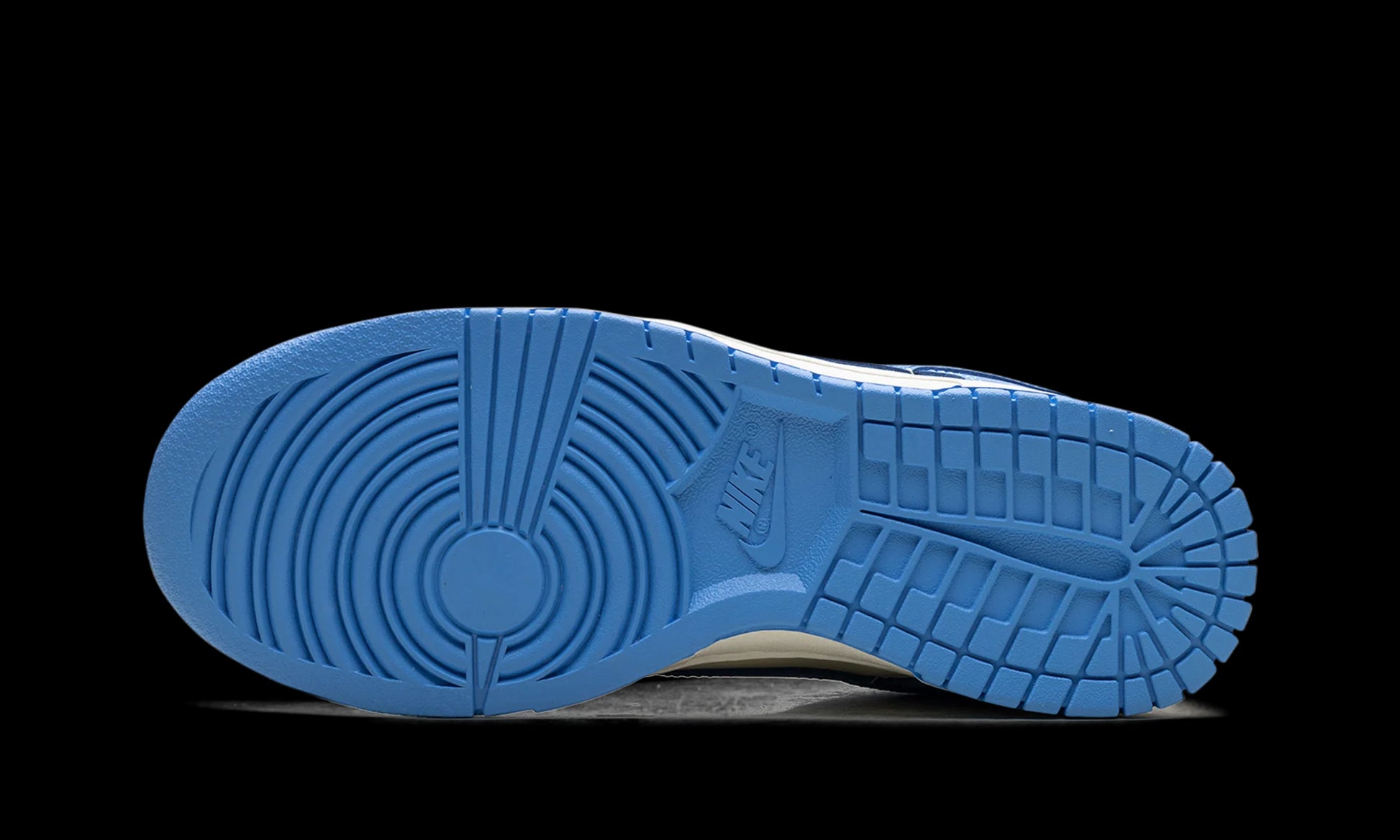 Dunk Low Retro "University Blue"