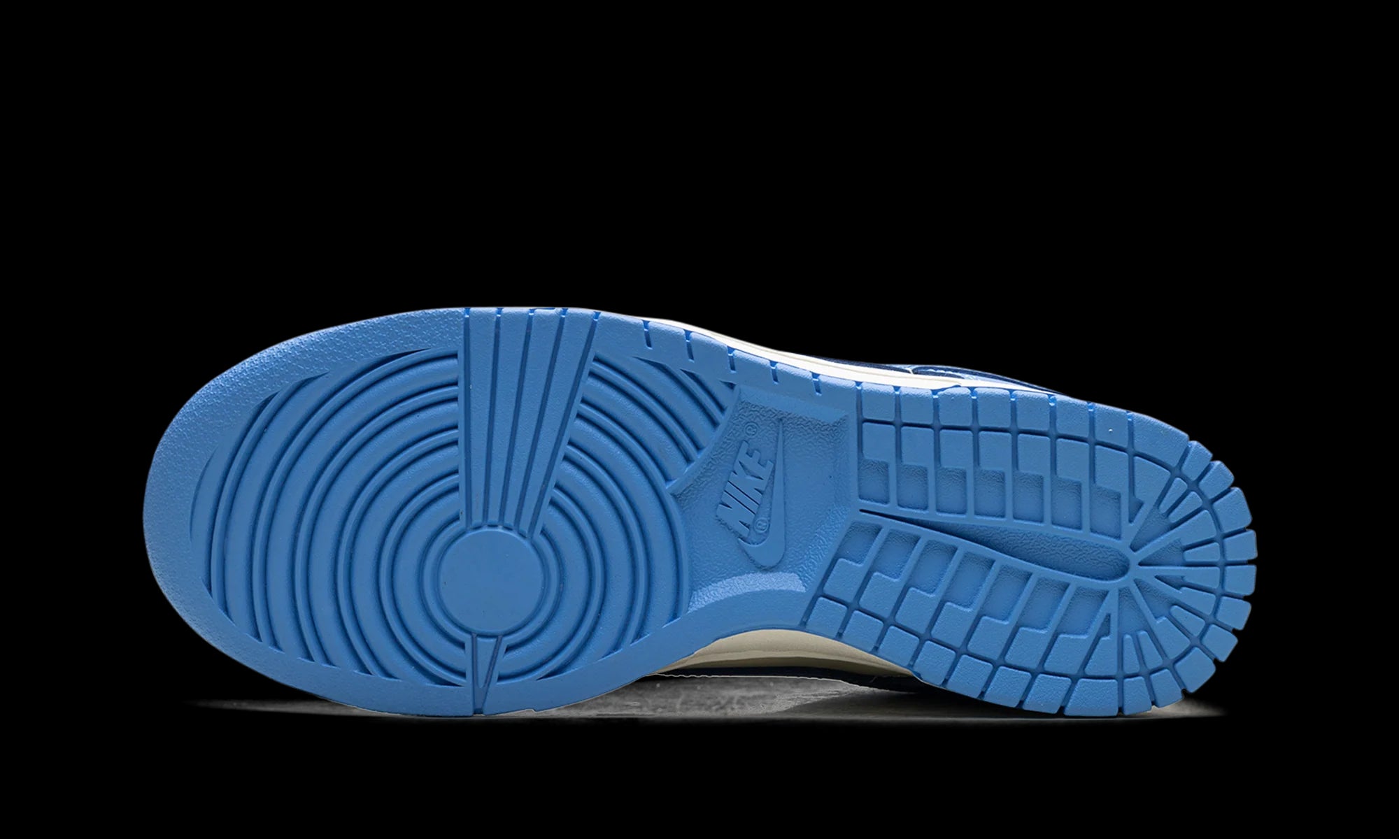 Dunk Low Retro "University Blue"