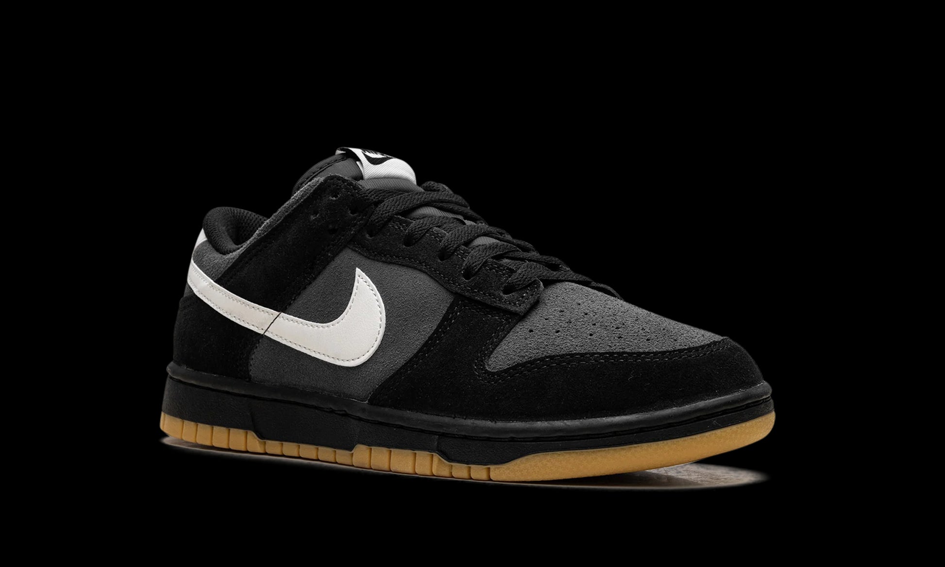 Dunk Low SE "Black Grey Gum"