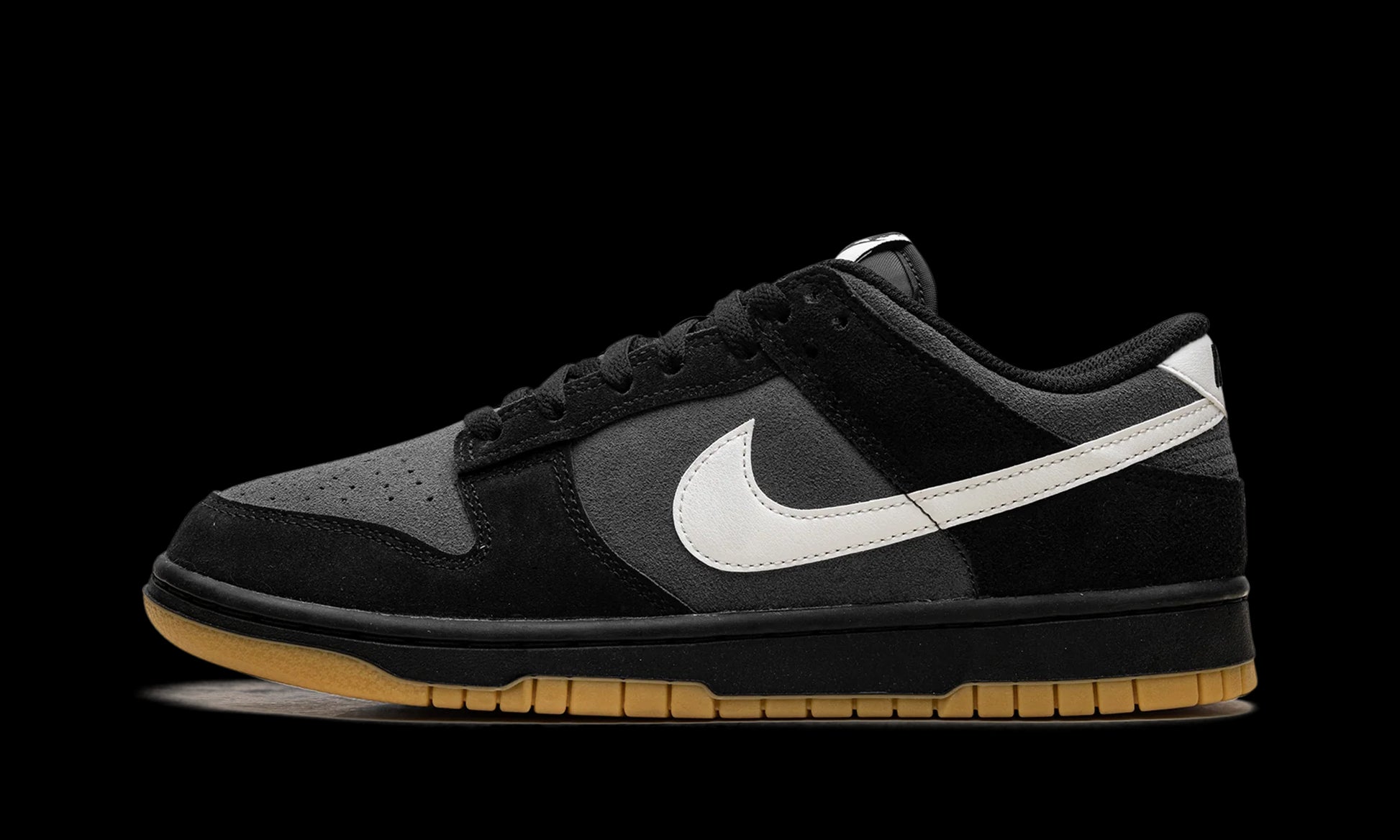Dunk Low SE "Black Grey Gum"