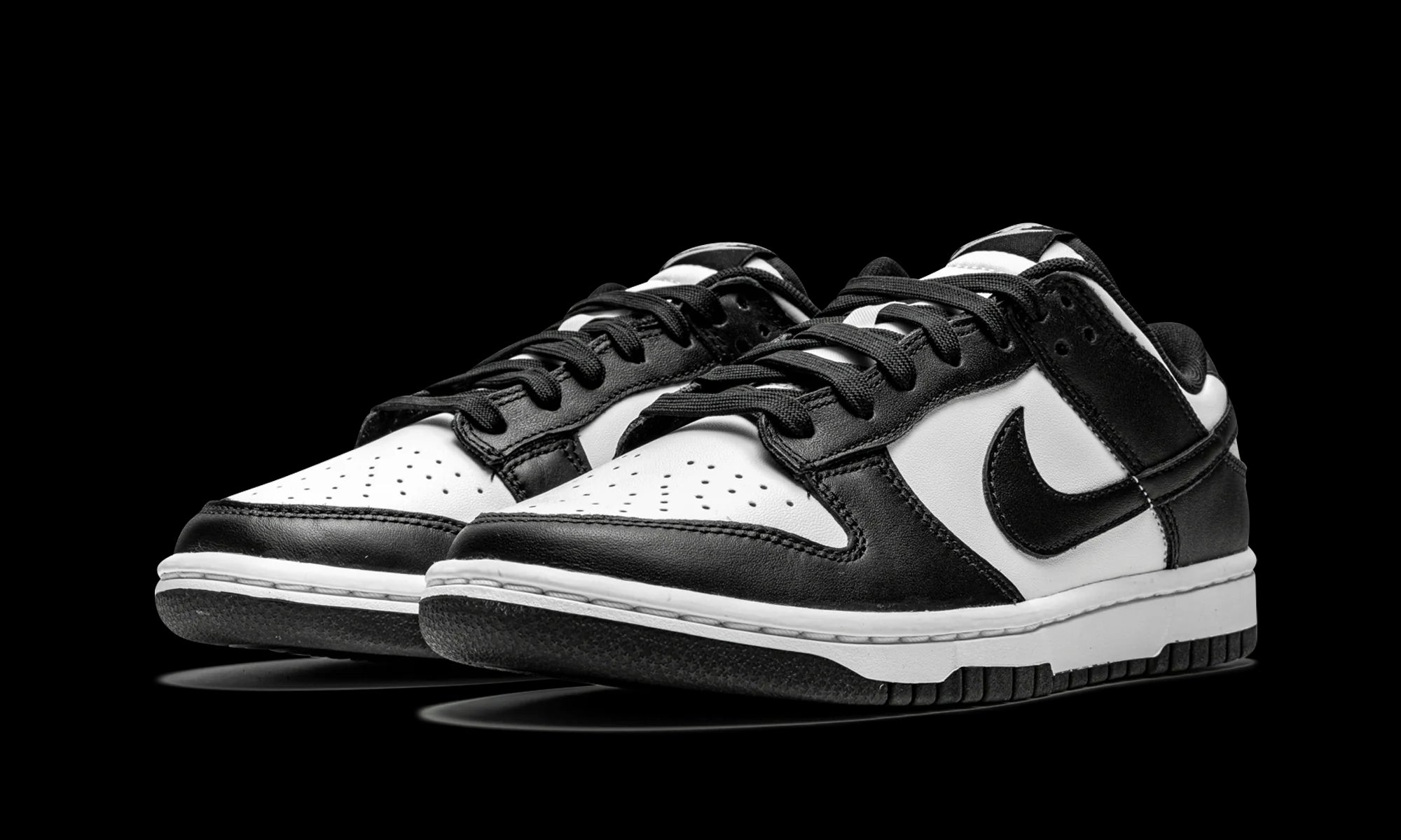 DUNK LOW WMNS "Panda - Black / White"