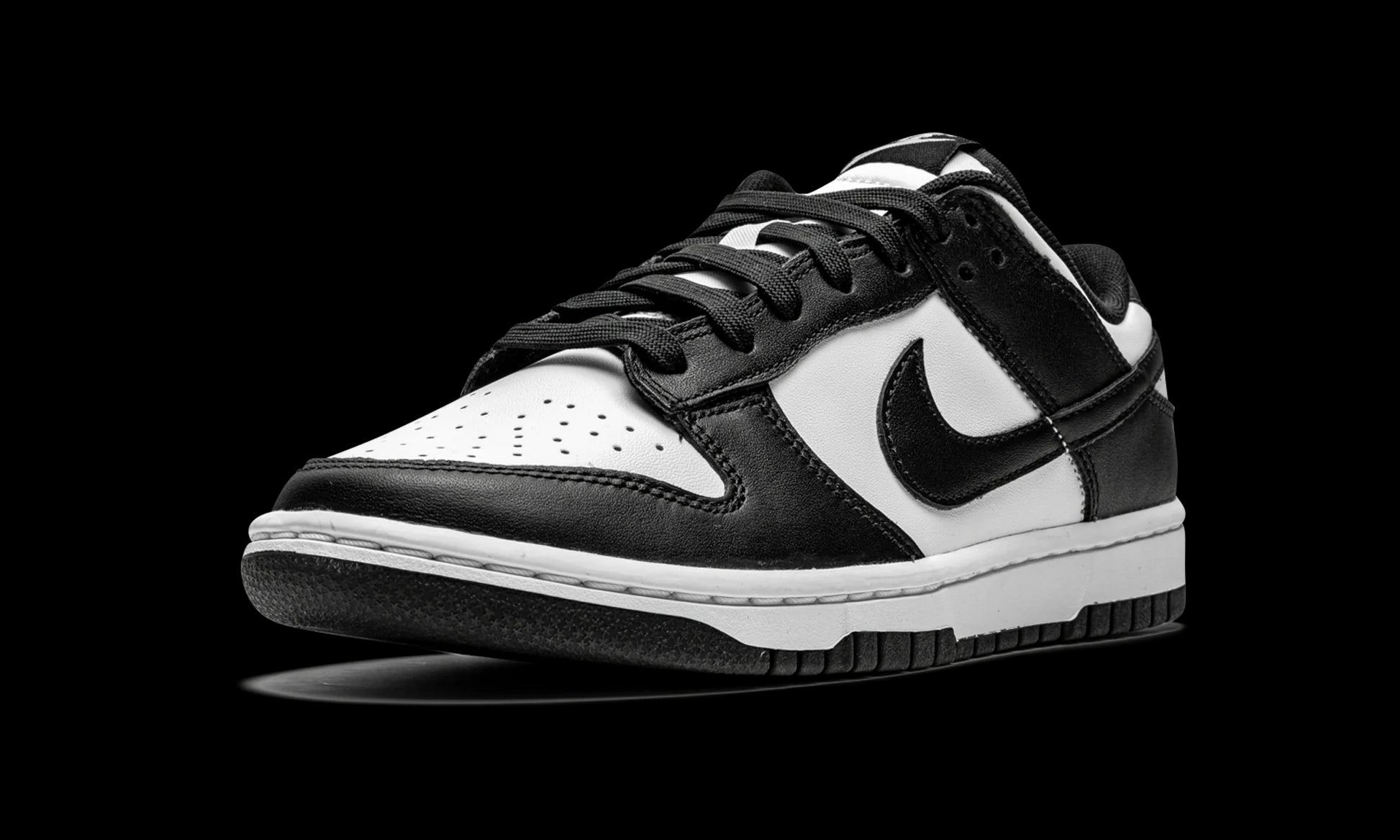 DUNK LOW WMNS "Panda - Black / White"