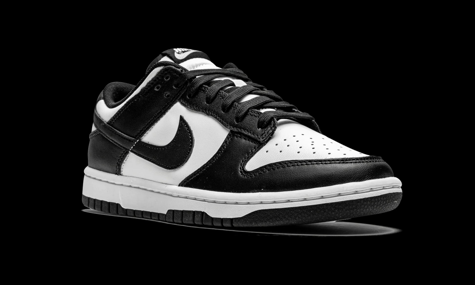 DUNK LOW WMNS "Panda - Black / White"
