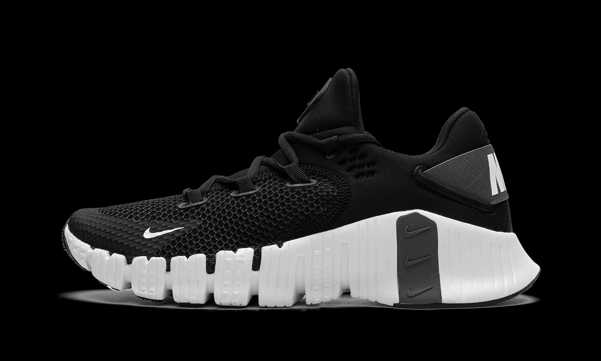 Free Metcon 4 Black "Black / White"