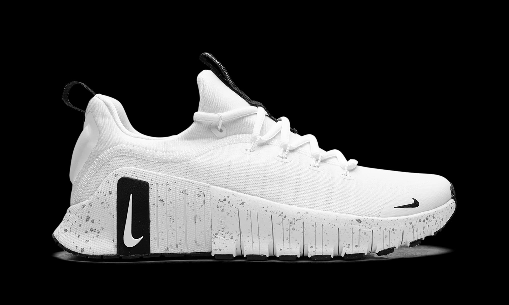 Free Metcon 6 WMNS "White Metallic Silver Light Smoke Grey Black"