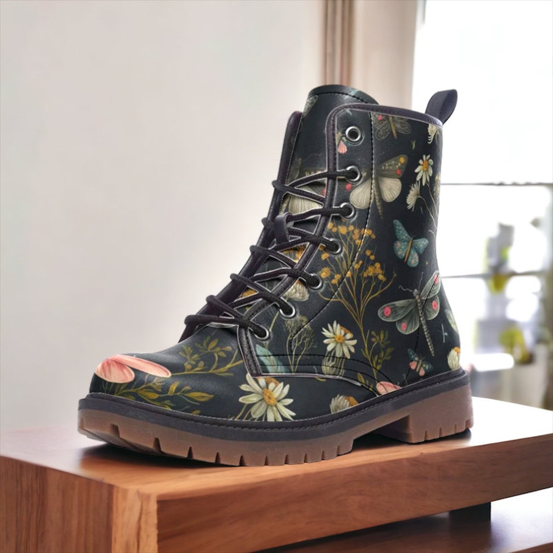 Hippie Art Zone - Wildflowers & Butterflies Boots.