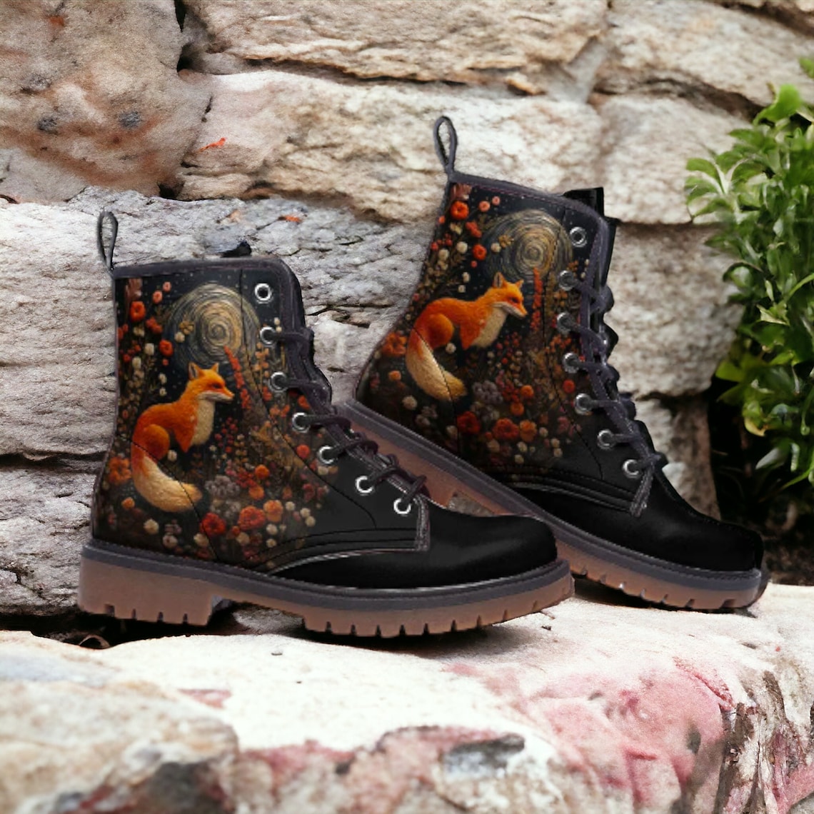 Hippie Art Zone - Faux-embroidery Fox & Moon Vegan Boots.