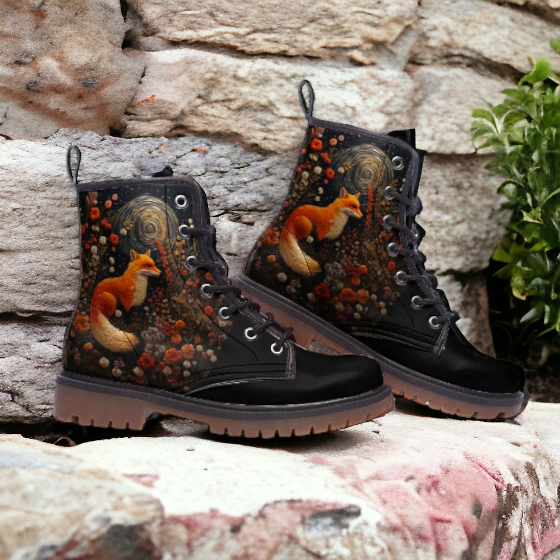 Hippie Art Zone - Faux-embroidery Fox &amp; Moon Vegan Boots.