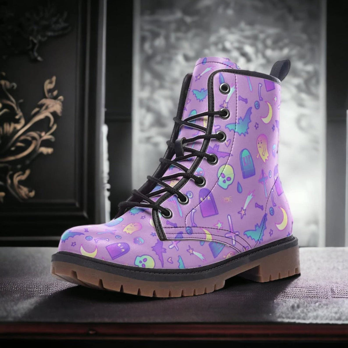 Hippie Art Zone - Violet Kawaii Witch Pastel Witchcore Boots.