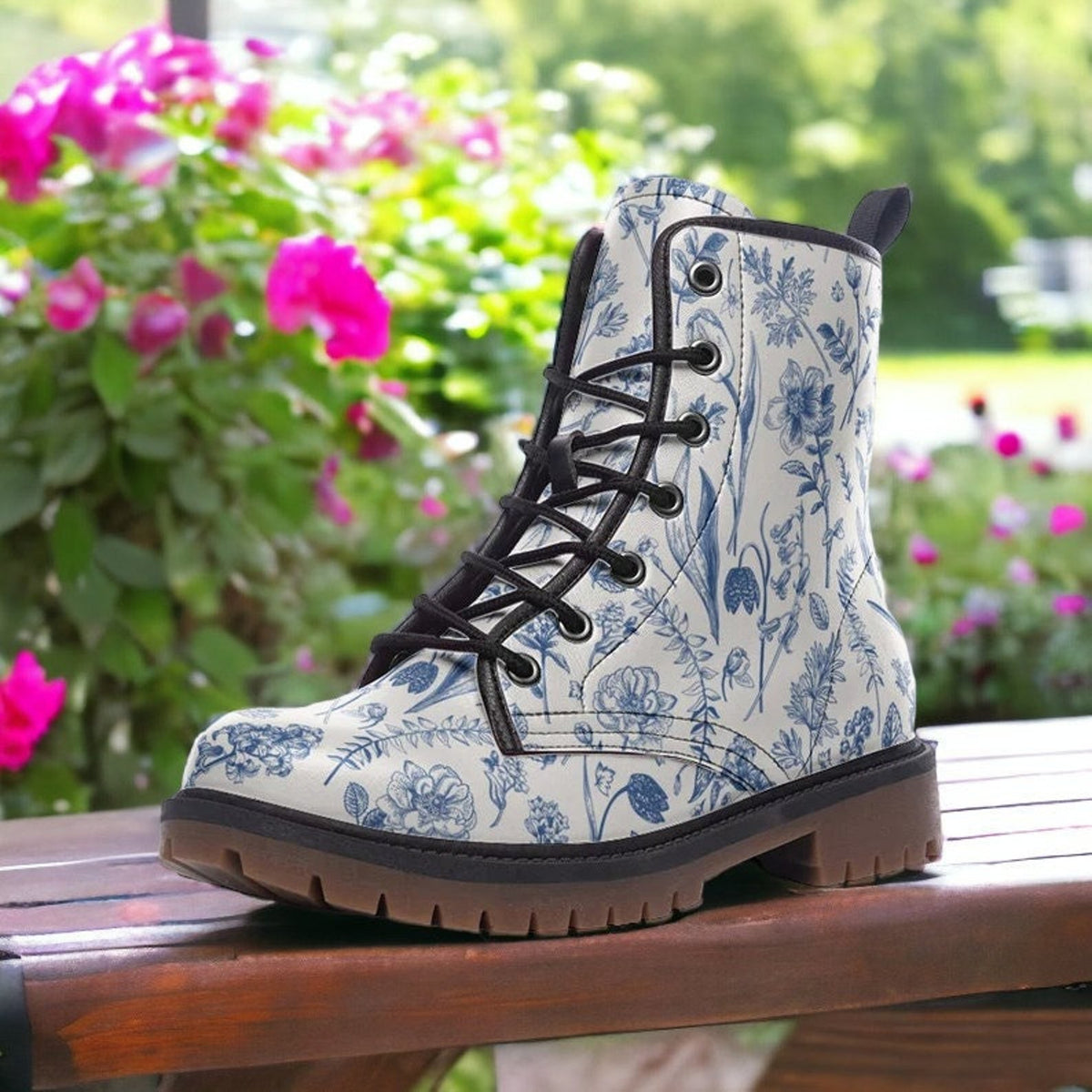 Hippie Art Zone - Blue Wildflowers Print Lace Up Boots.