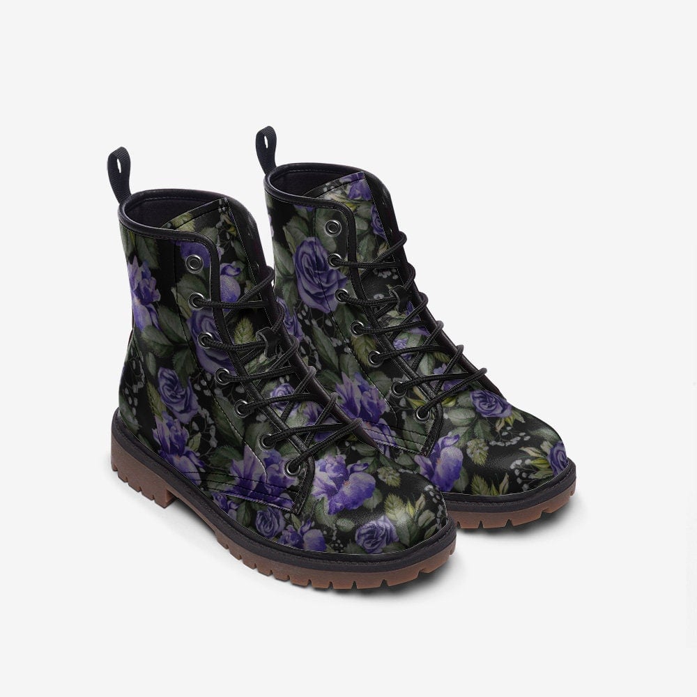 Hippie Art Zone - Purple Roses Boots.