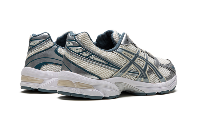 Gel-1130 "Cream / Ironclad" 1201A256 115