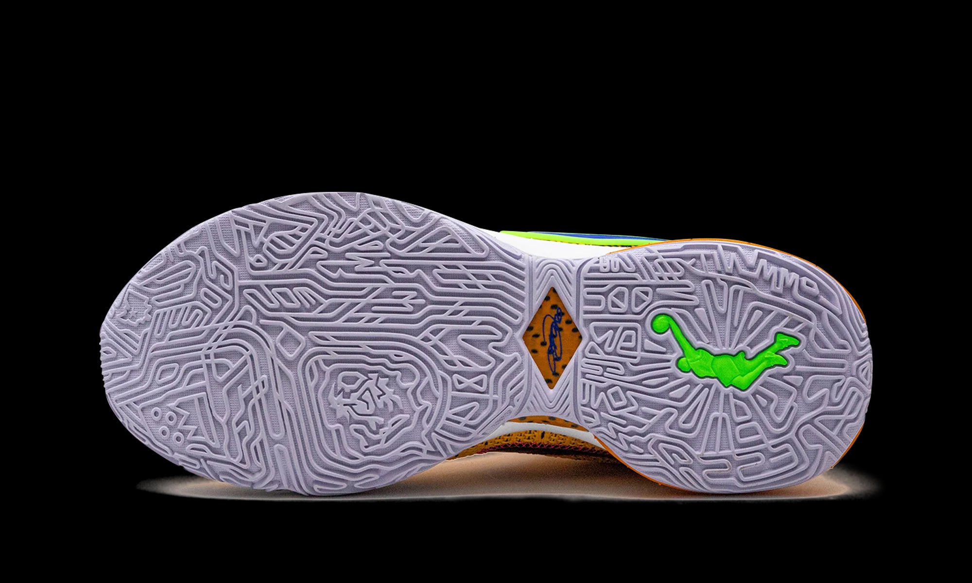 LeBron 20 "Laser Orange"