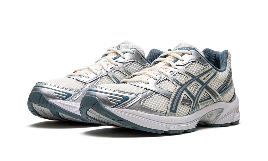 Gel-1130 "Cream / Ironclad" 1201A256 115