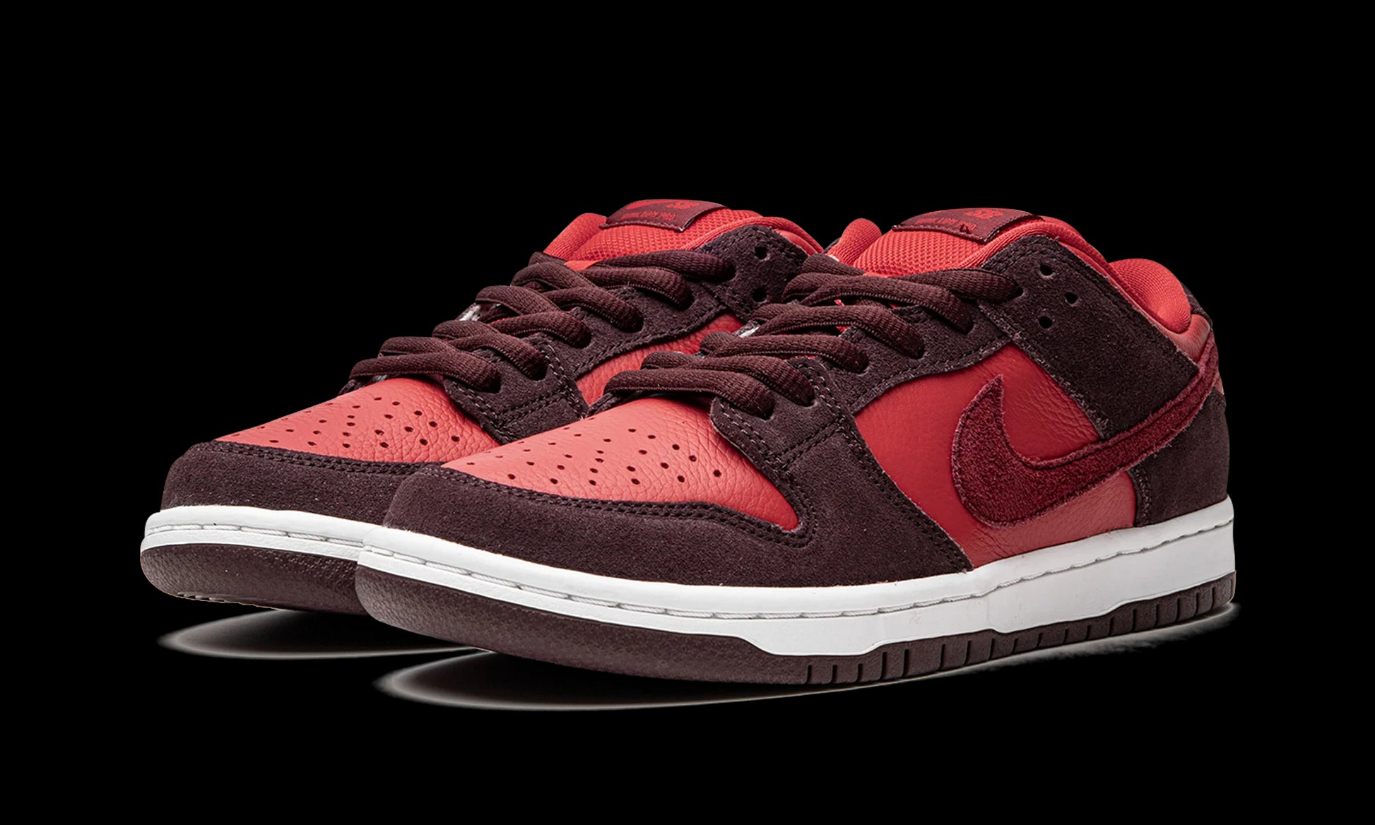 SB Dunk Low "Cherry" DM0807 600