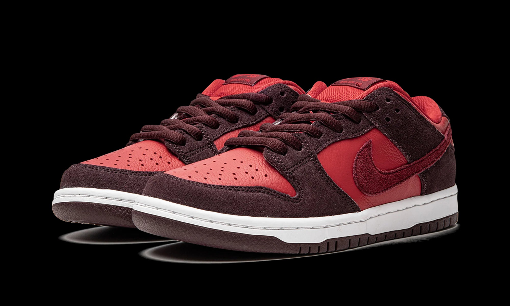 SB Dunk Low "Cherry" DM0807 600