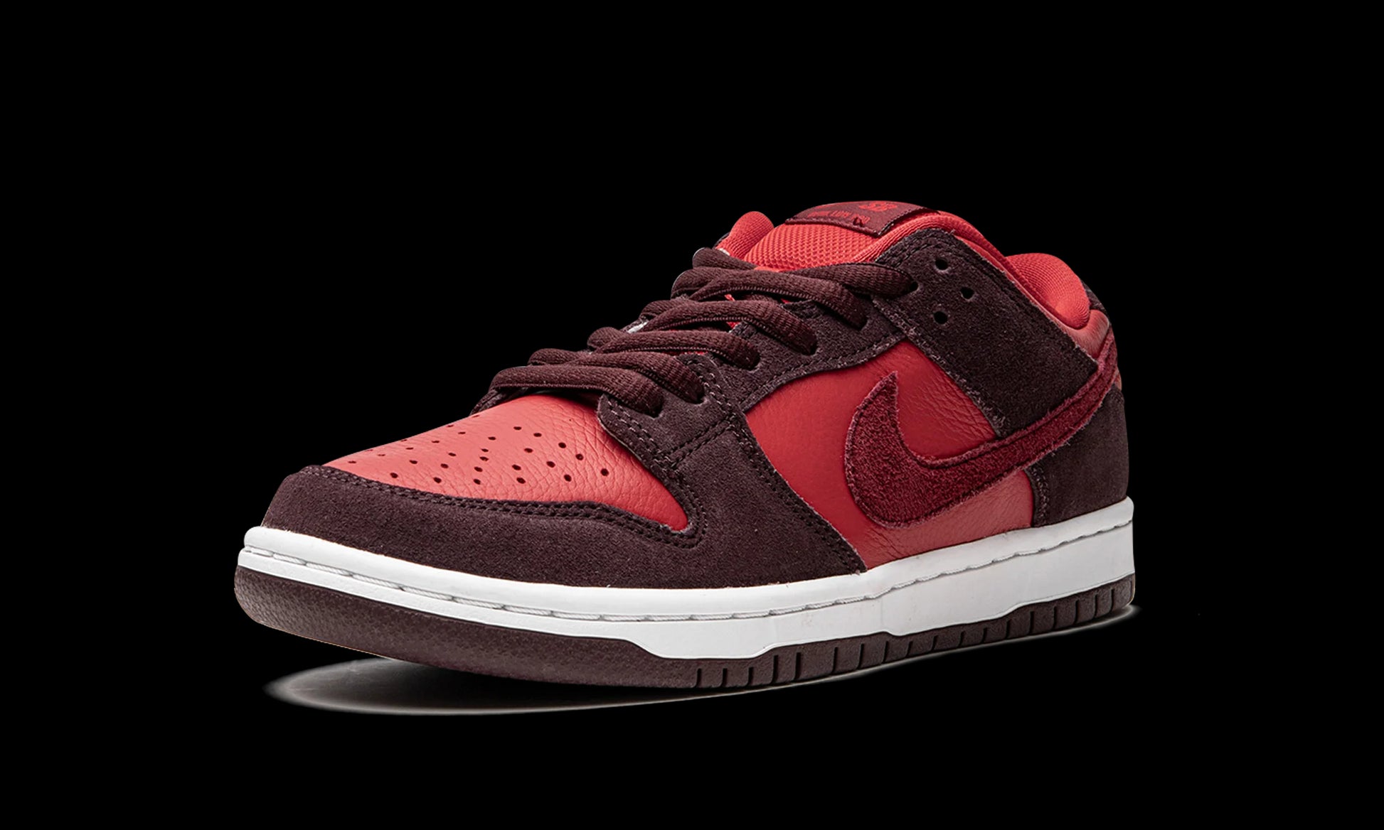 SB Dunk Low "Cherry" DM0807 600