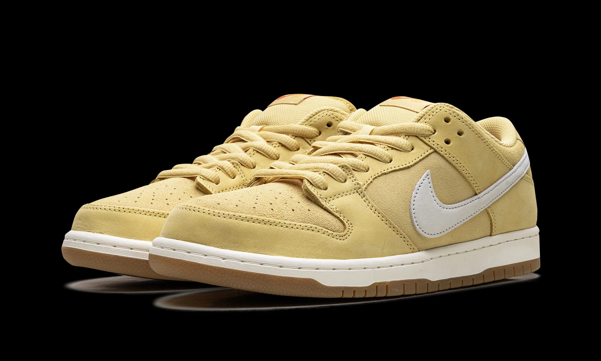 SB Dunk Low "Saturn Gold"