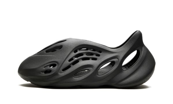 Yeezy Foam Runner "Carbon" IG5349