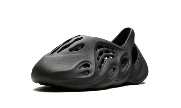 Yeezy Foam Runner "Carbon" IG5349