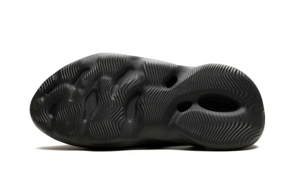 Yeezy Foam Runner "Carbon" IG5349