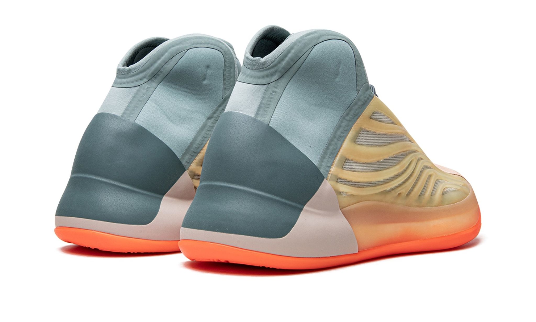 Yeezy Quantum "Hi-Res Coral" HP6595